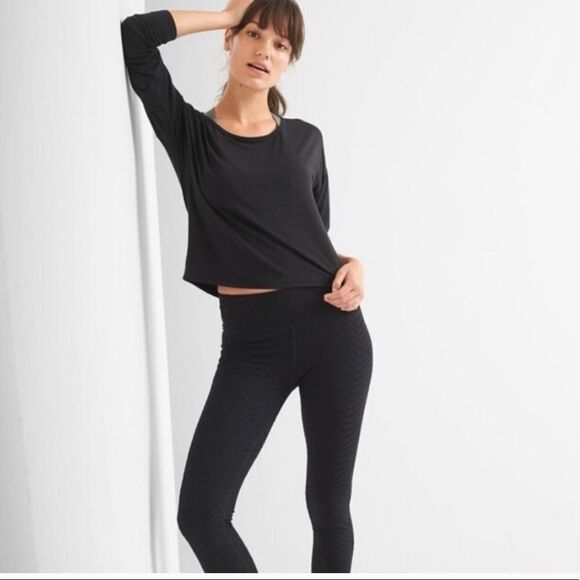 ✨ GapFit Open Strapy Back T-Shirt✨ - Picture 2 of 8